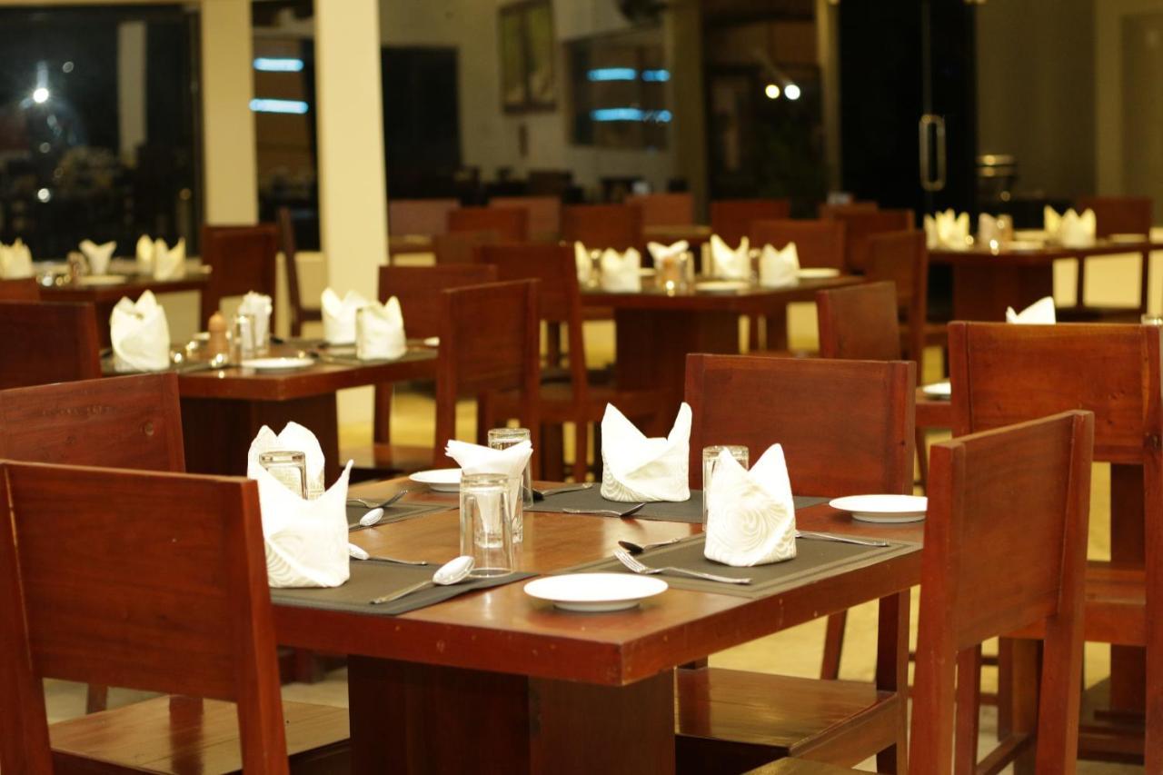 Jade Green Hotel Hambantota Exterior foto