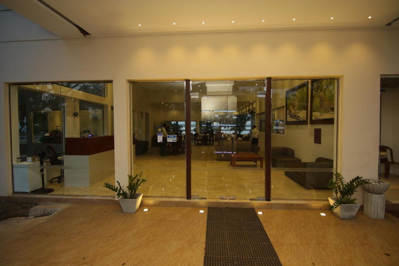Jade Green Hotel Hambantota Exterior foto