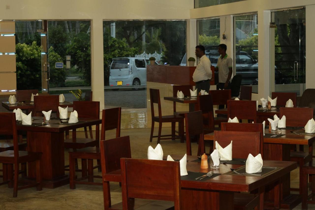 Jade Green Hotel Hambantota Exterior foto